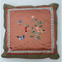 Chinese kussen met oranje zijde 